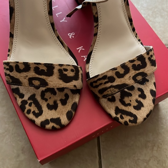Kelly & Katie Hailee Leopard Heels - Picture 6 of 9
